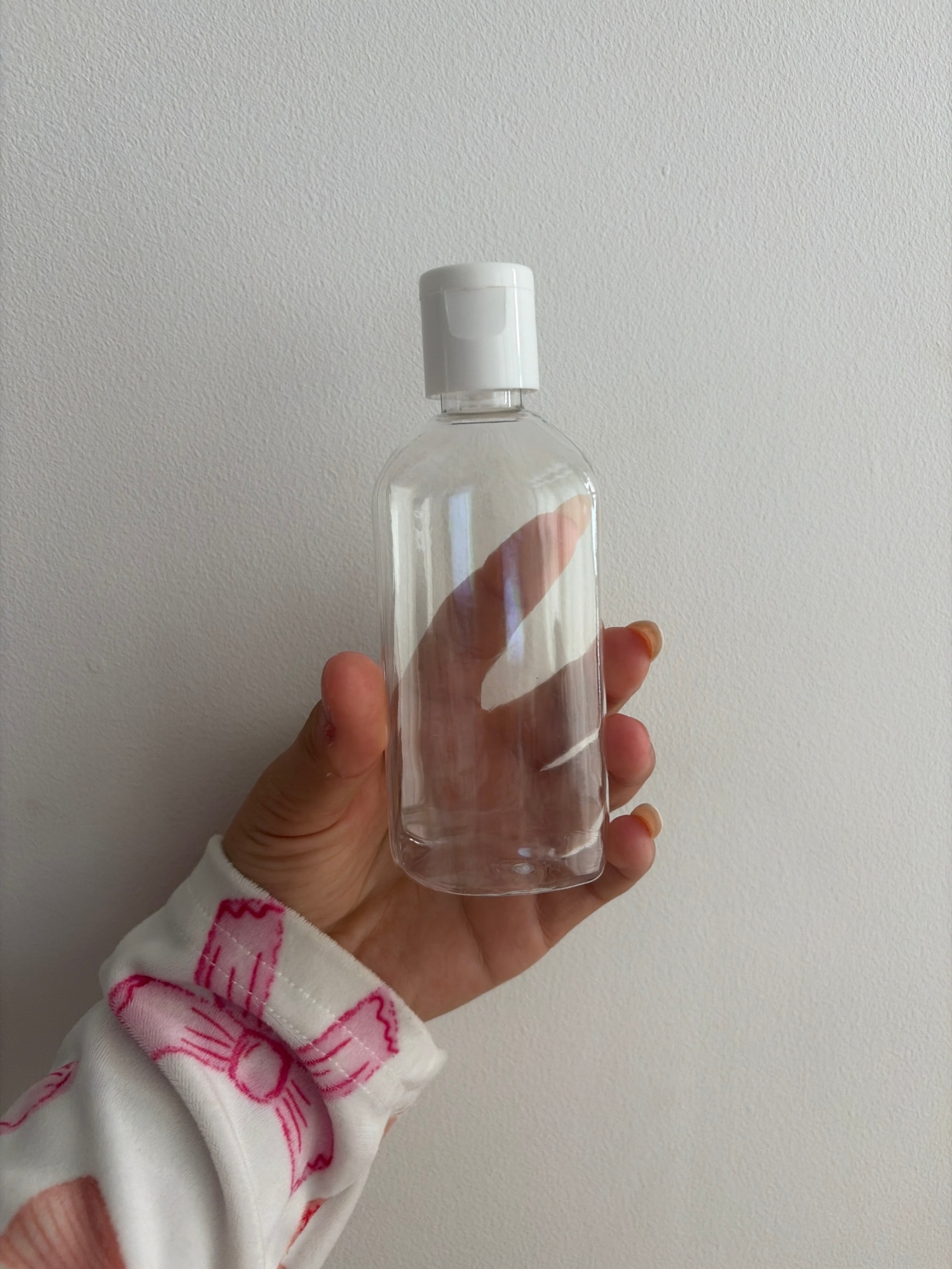 100ml CREAMS IN CLEARANCE BOTTLES *UNLABELLED